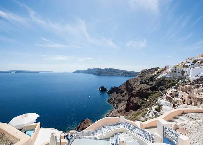 White Cave By Caldera Houses